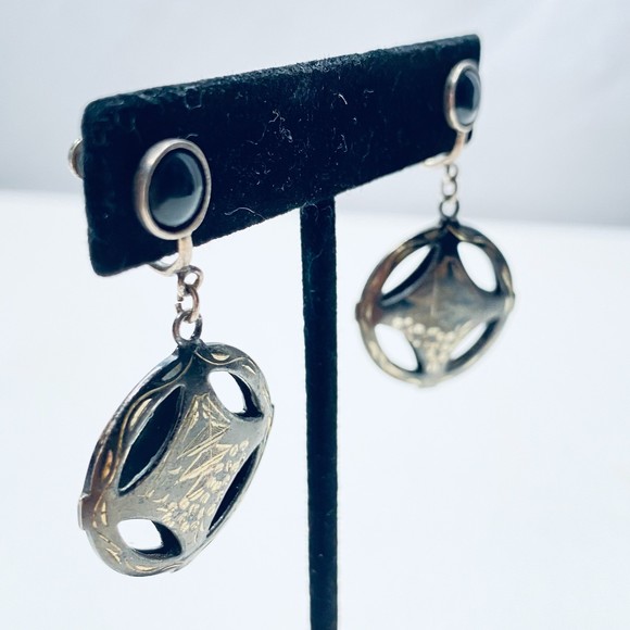 Vintage Dangle Screw Back Earrings Asian Inspired Design In Silver Etched Discs - Picture 3 of 9